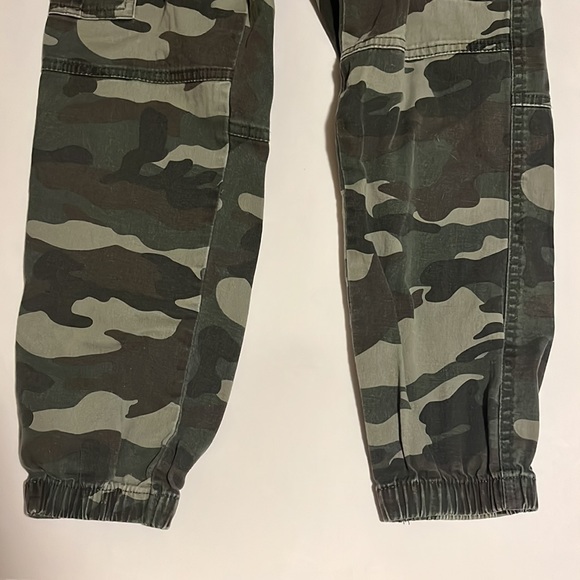 Camouflage Cargo Pants - Picture 3 of 5